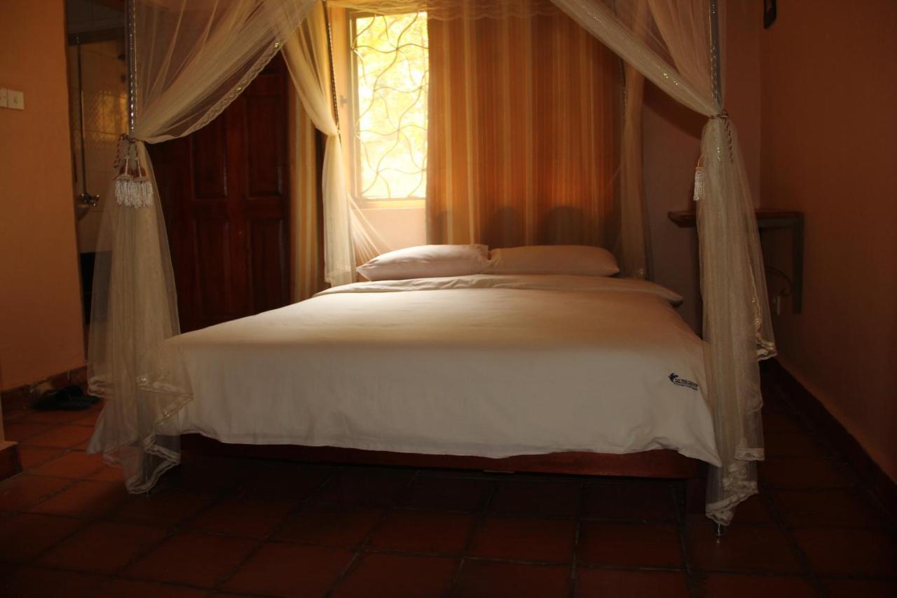 Saltek Forest Cottages Masindi Exterior foto
